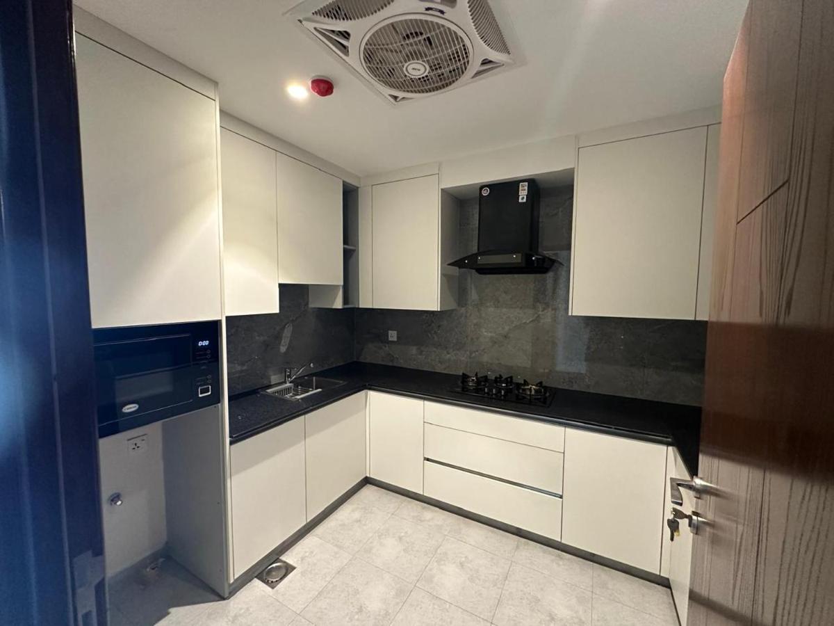 Private Room Steps from Jumeriah Beach & Marina Walk - LMY Sadaf 7 JBR Dubai - 5