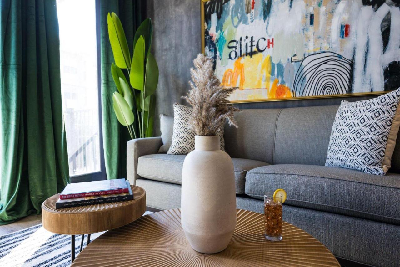 The Second Fiddle-Odyssey-Mins to Broadway - 2