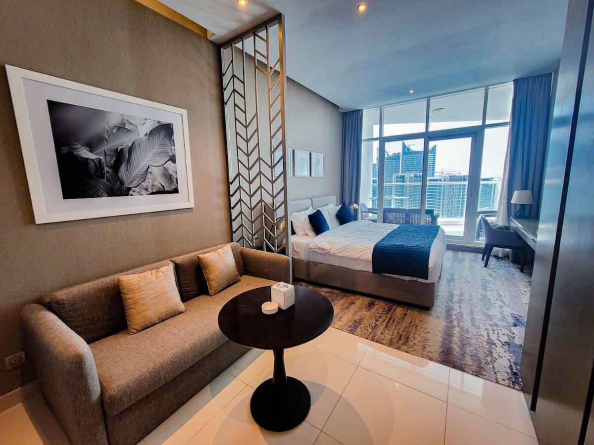 Elegant Urban Escape - 2