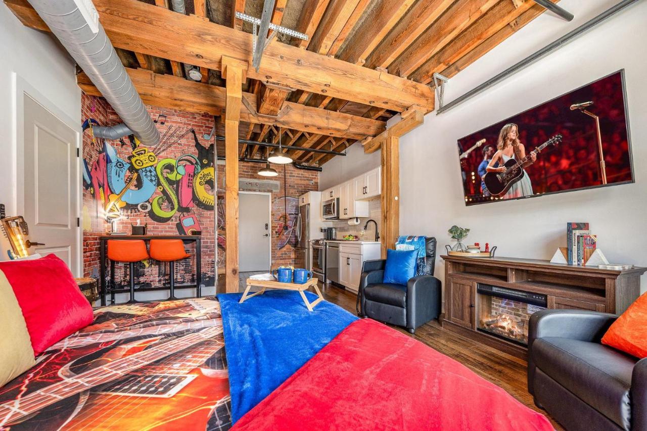 Lowkey - Pool & Gym - Mins to Broadway