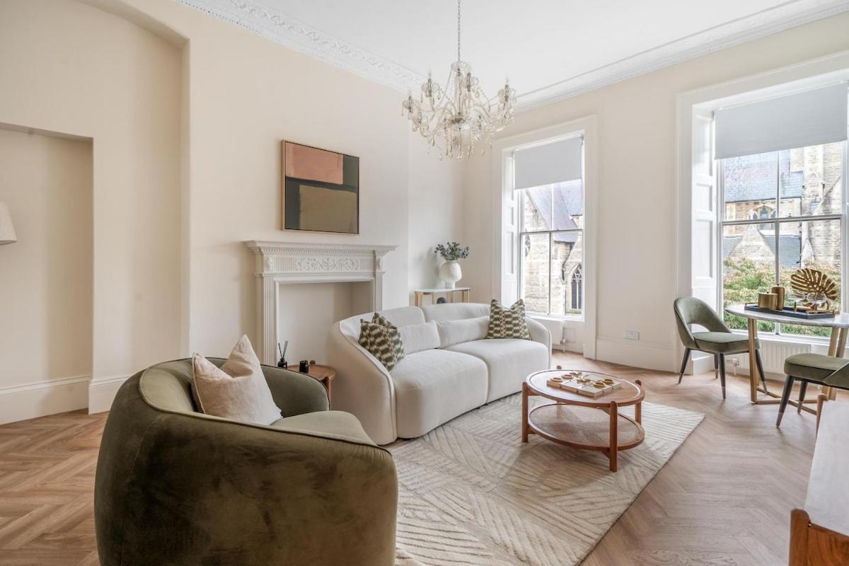 Charming Period Apartment Steps from Bath Abbey