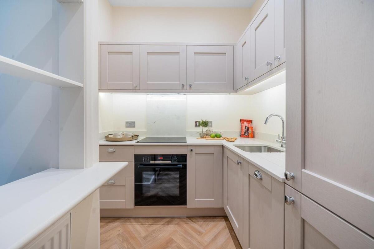 Charming Period Apartment Steps from Bath Abbey - 2