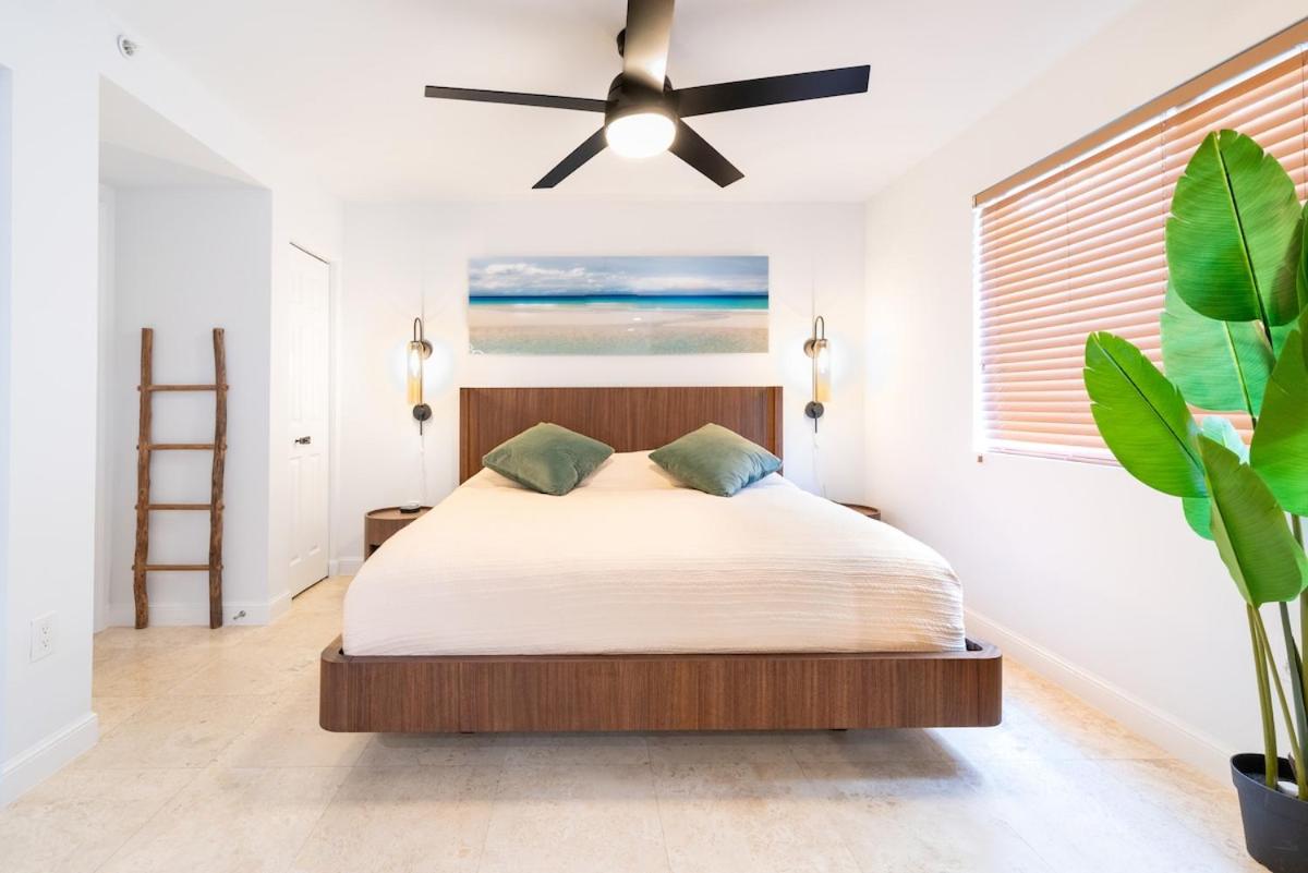 SOFI NEW! King Bed, Beach, BBQ, Gated!