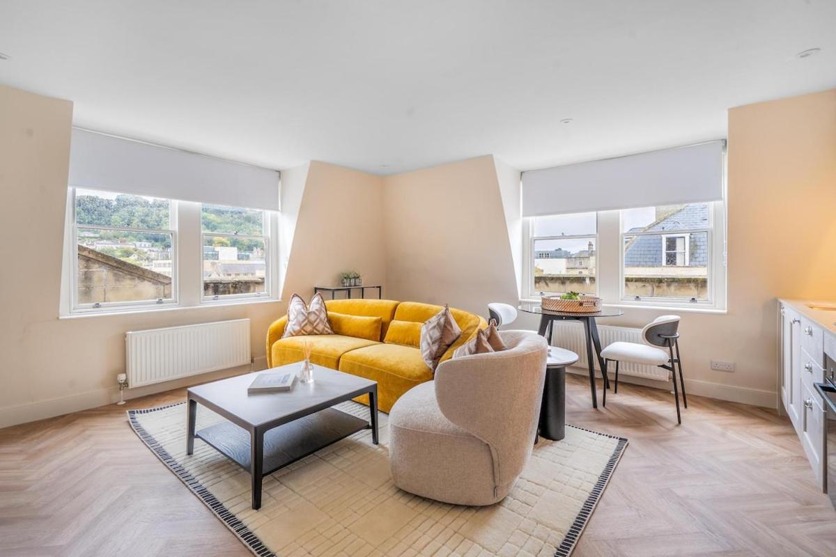 Boutique Bath Apartment, Minutes from Shops & Spas