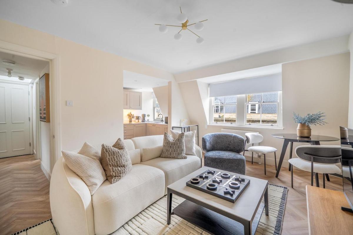 Central Bath Stay - Walk to Sites & Train Station