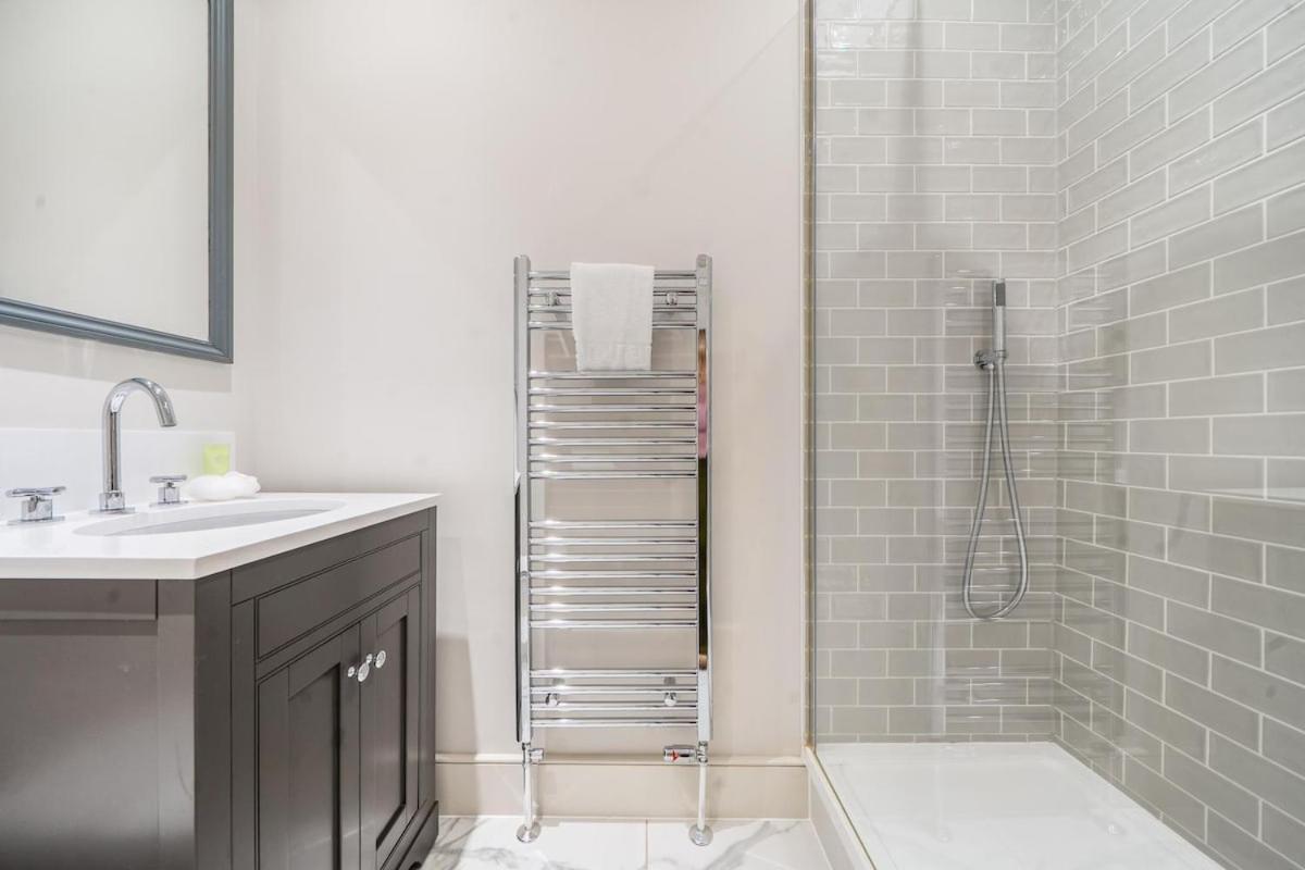 Beautiful 1-Bed Flat with High Ceilings - 3