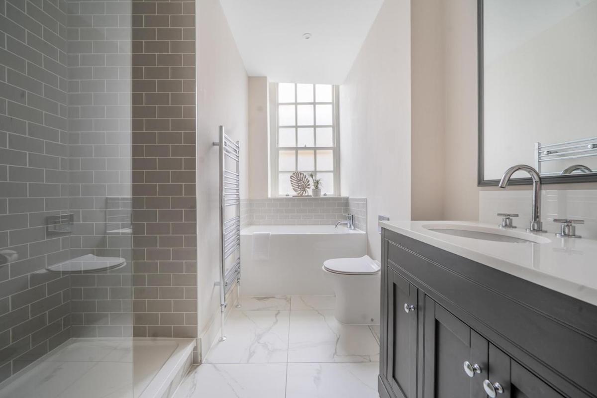 Stylish 3Bedroom Flat in Bath City Center - 2