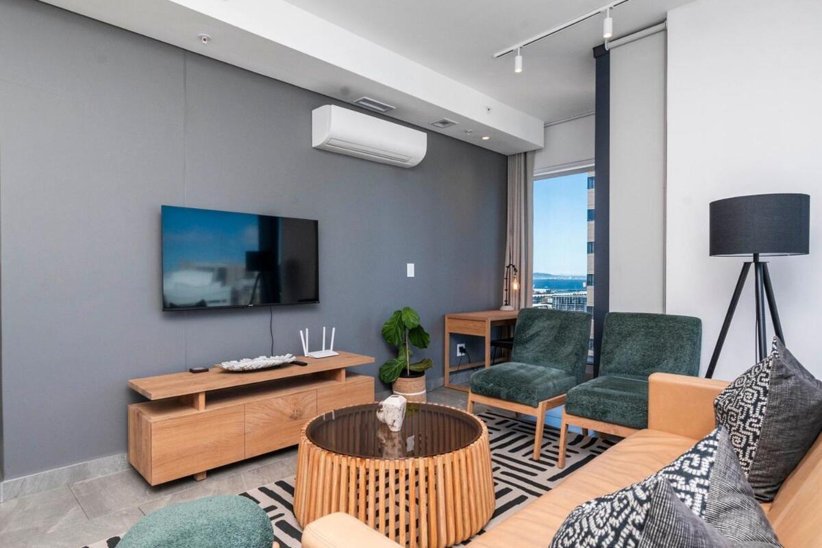 Spacious 2-Bed at The Rubik with Mountain View’s - 5