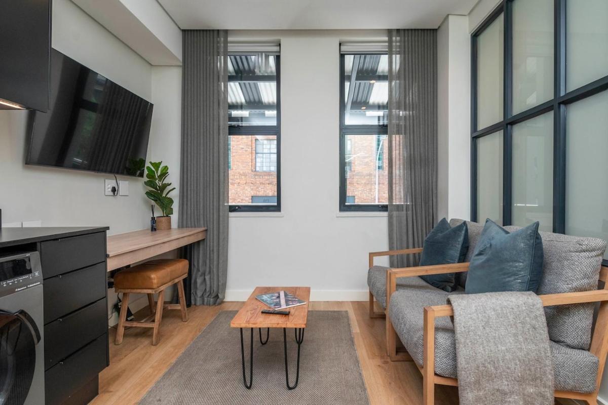 Charming One Bed on Loop Street Roof Top Views - 5