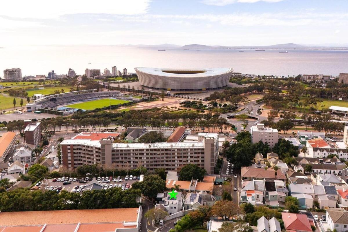 Indulge in an Urban Oasis at Green Points Snug - 5