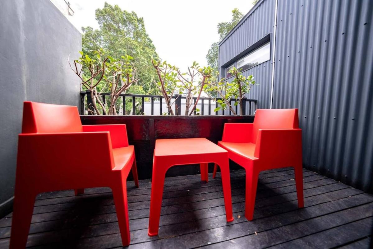 Indulge in an Urban Oasis at Green Points Snug - 4