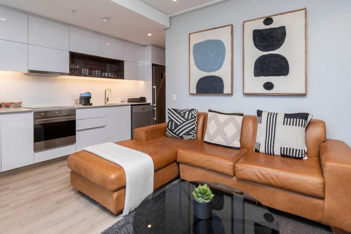 16 On Bree stunning 1-Bed perfectly Located - 5