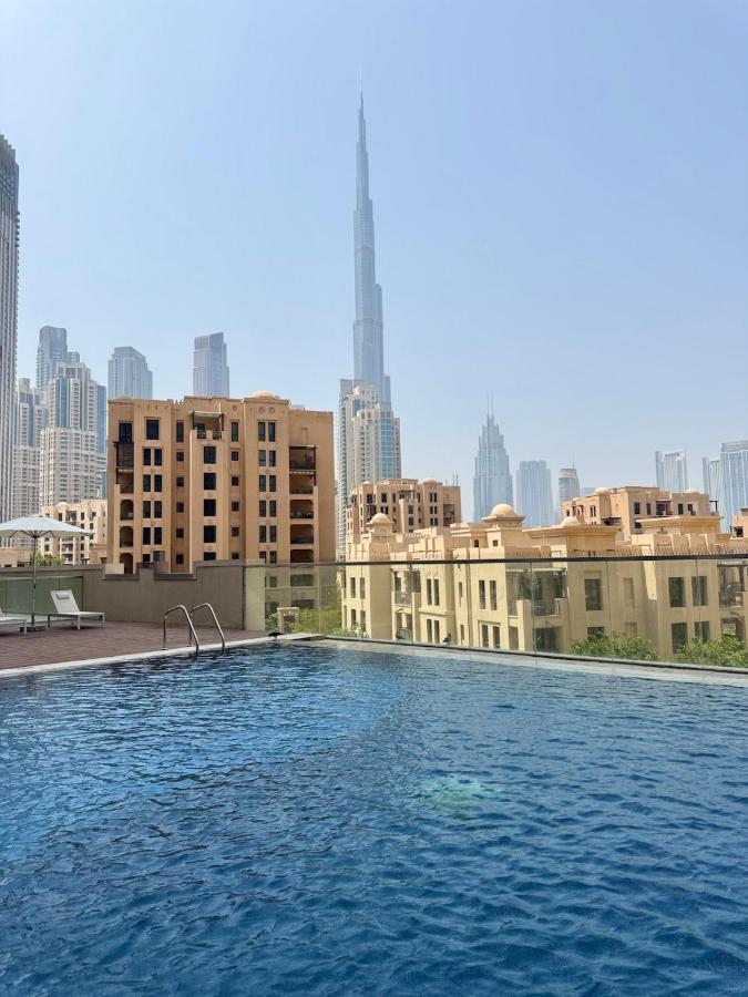 Downtown 1BR Pool with Burj Khalifa View Near Dubai Mall - 4