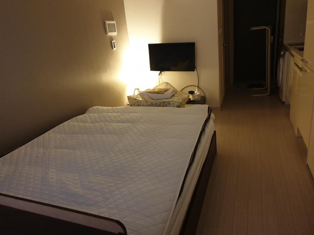3521#Gangnam Urban Vogue Suites #Top-rated Unit # All-New Furniture & Peaceful Vibe# Sinnonhyeon 1min - 2