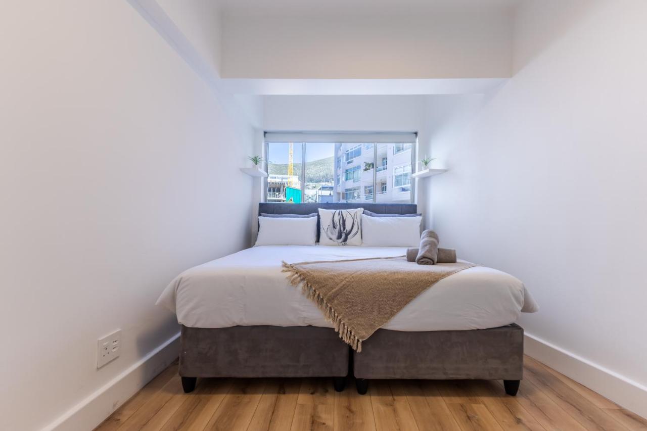 Beachfront stunning sea views - 4