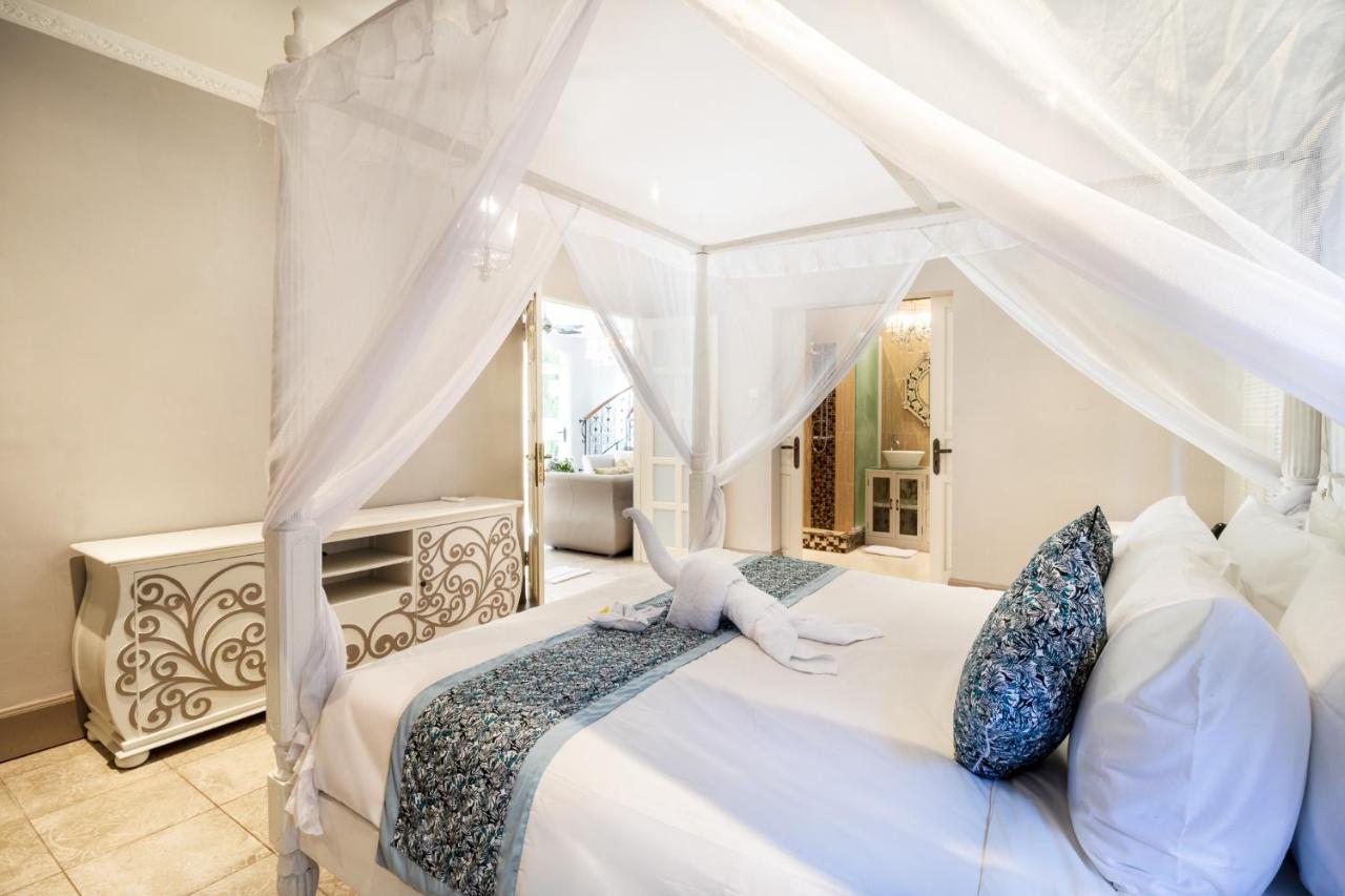 D Villa Seminyak - 2