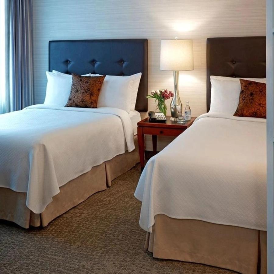 Cambridge Suites Toronto — quarto