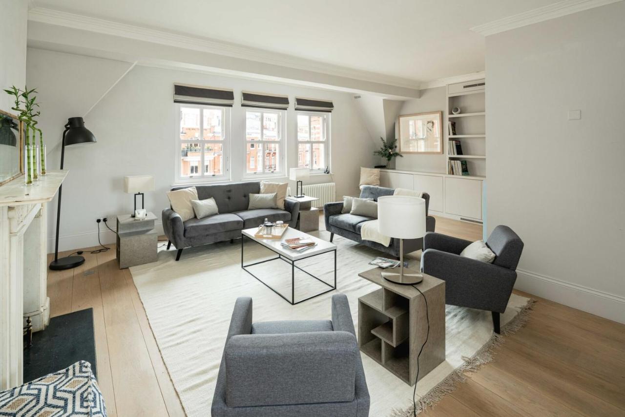 Central London Haven: Stylish 2-Bedroom Penthouse