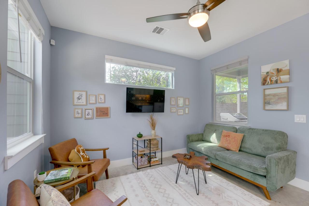 6 Mi to Dtwn Austin Escape with Private Yard - 4