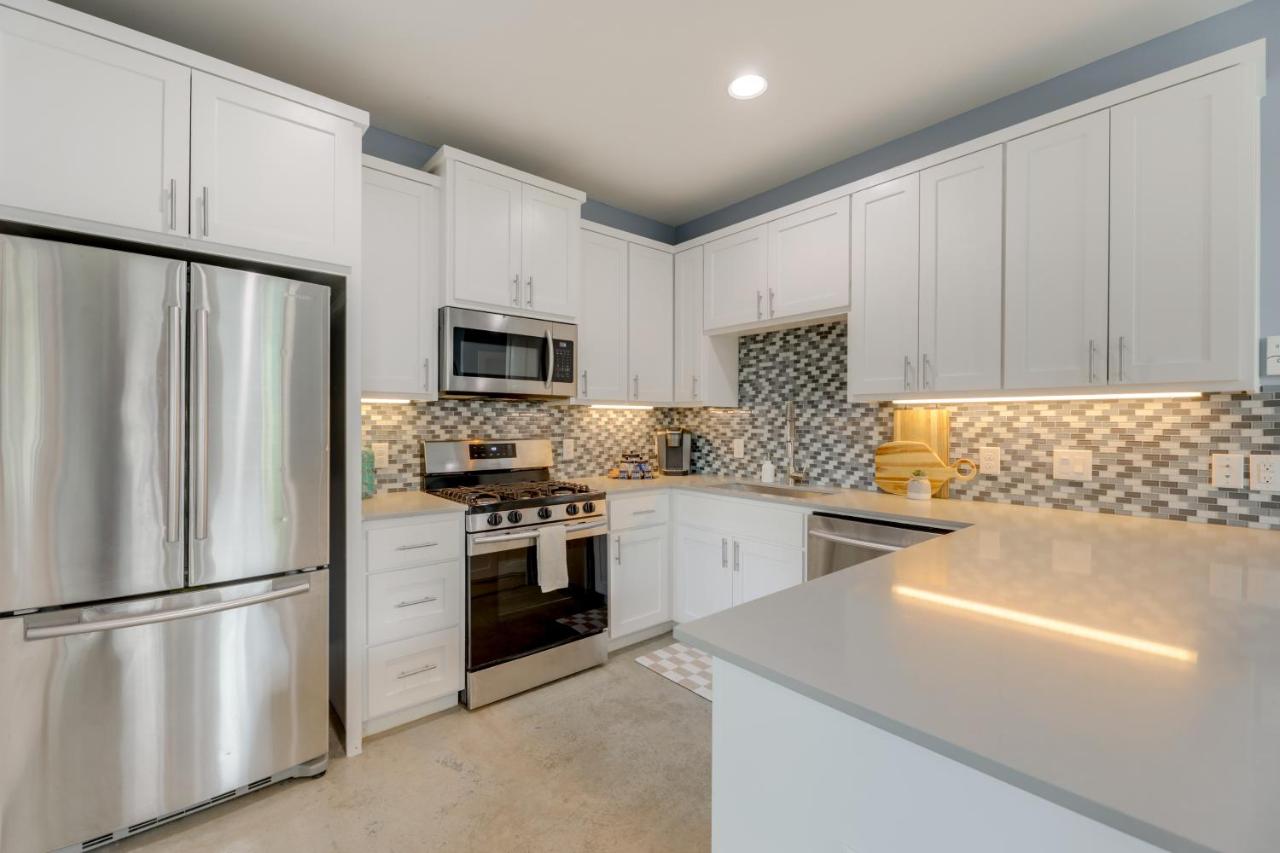 6 Mi to Dtwn Austin Escape with Private Yard - 5