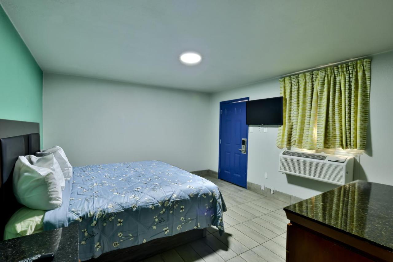 El Tejas Motel — photo 12