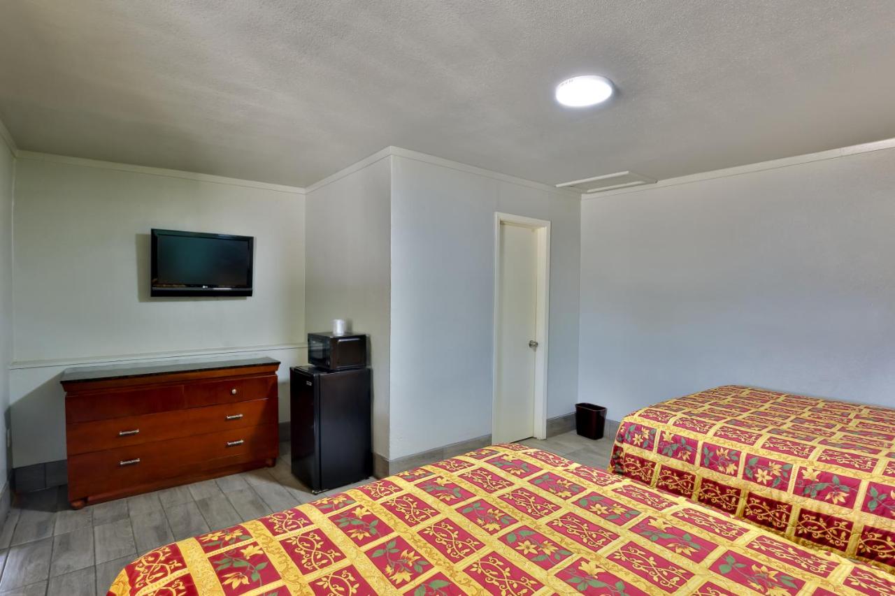 El Tejas Motel — photo 2