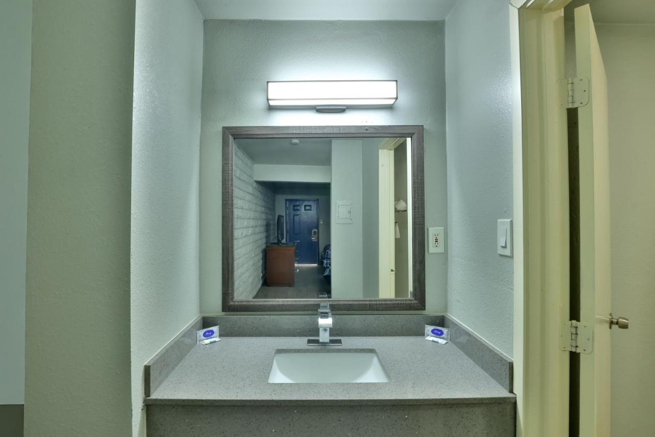 El Tejas Motel — photo 7
