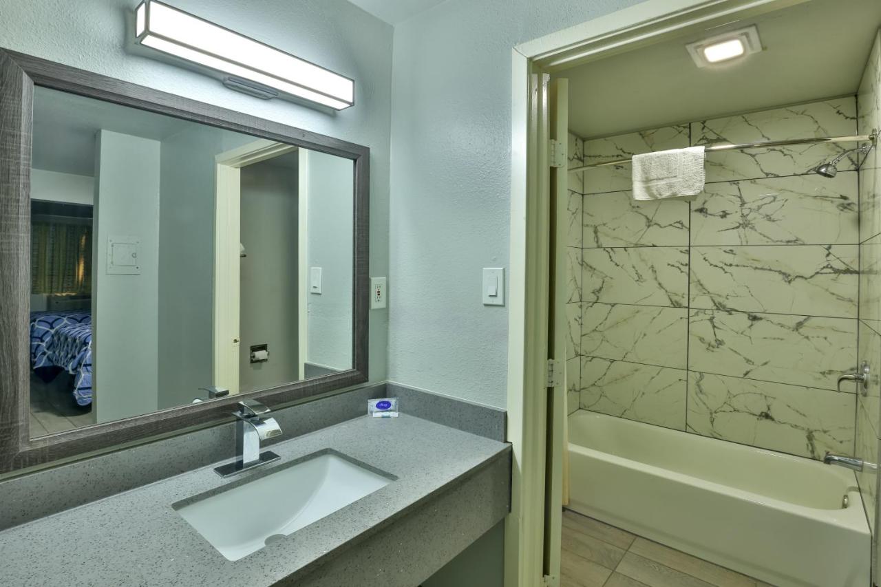 El Tejas Motel — photo 3