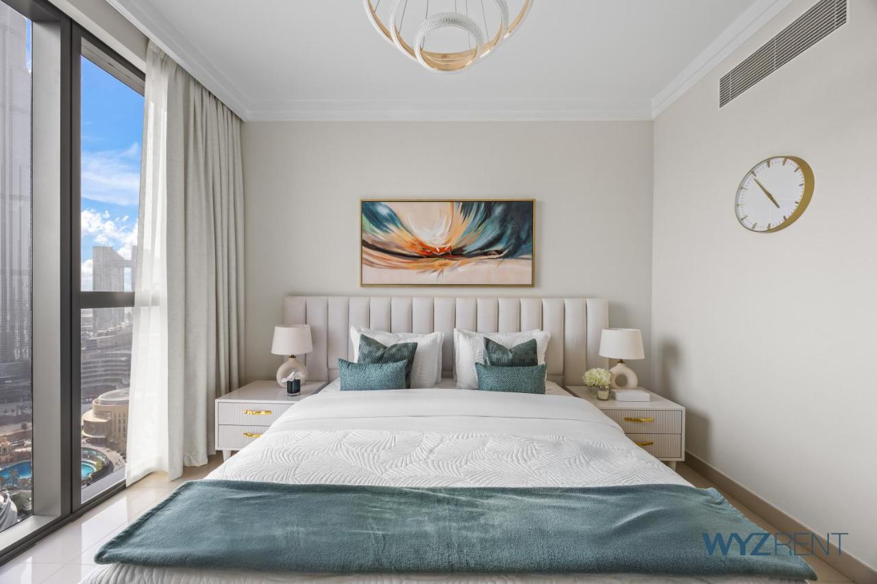 Esteemed 3-and-a-Half BR in Boulevard Point, FULL Burj View - 2