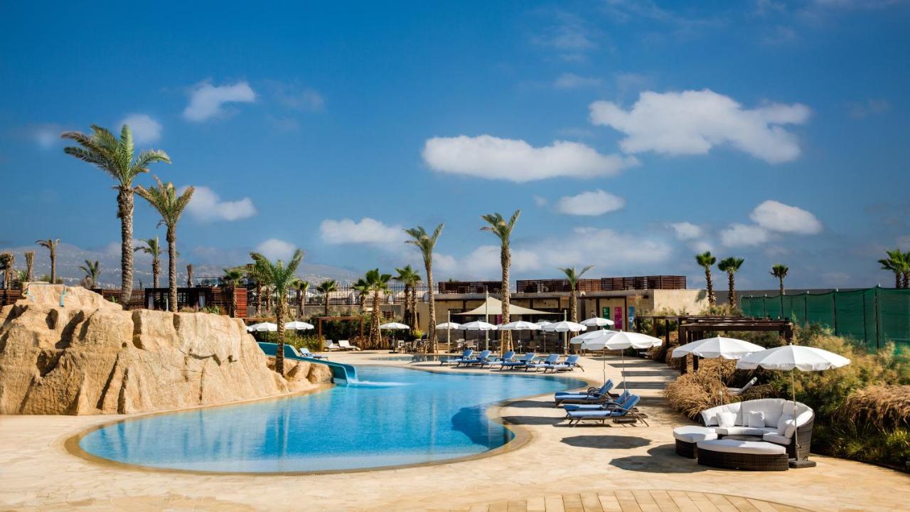 Beach: Kempinski Summerland Hotel & Resort Beirut