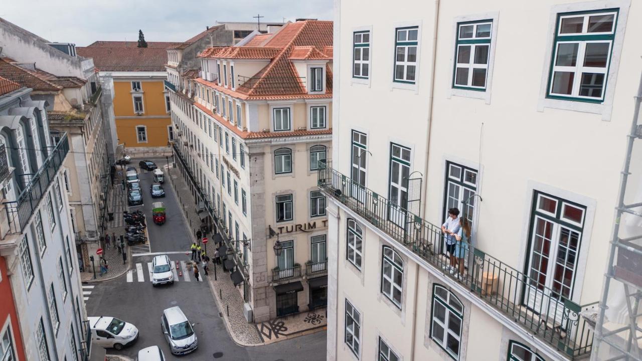 Designer Loft with Balcony in Historic Baixa - 3