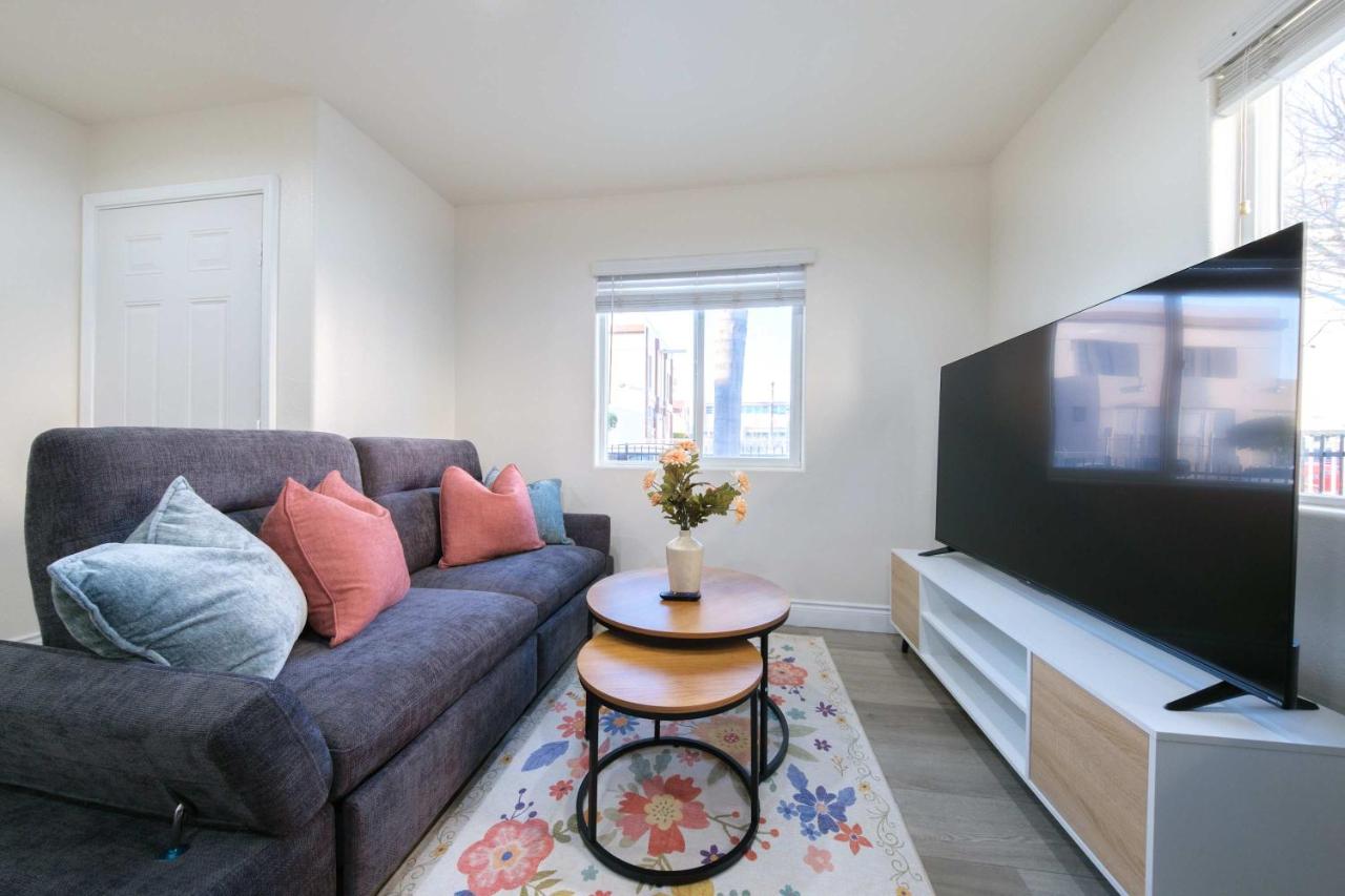 Modern Private Room in Shared Home -Walk to USC - 4