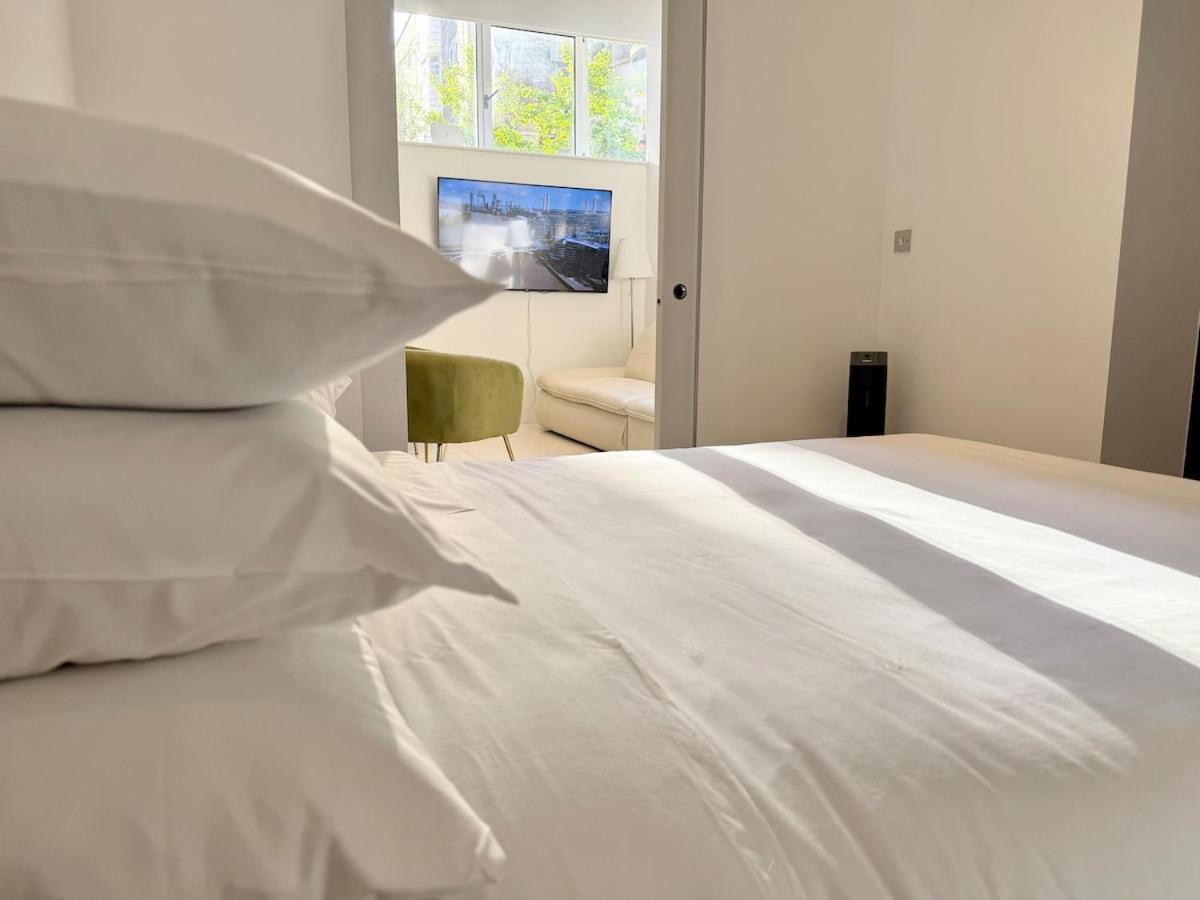 Kings Cross St Pancras One Bedroom Flat - 2