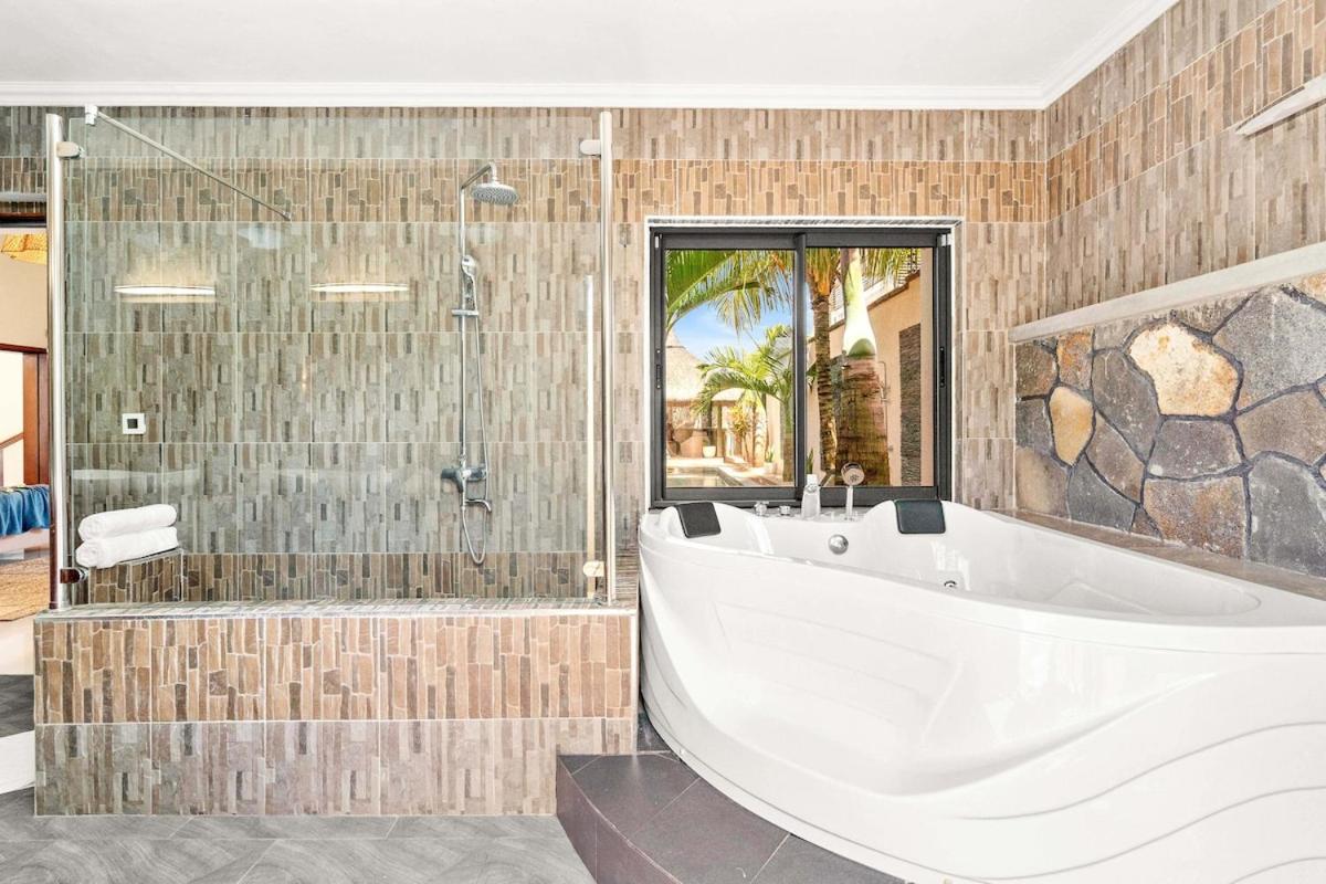 Villa Florence - Luxury 4 x Ensuite BDR Villa - Private Pool - Grand Bay - 3