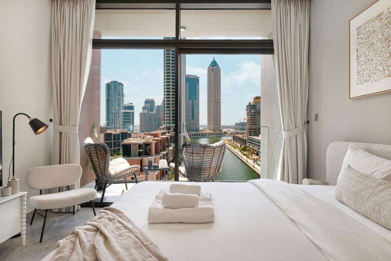 StayMada - Peninsula Waterfront and Pool Views