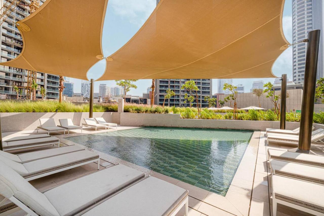 StayMada - Peninsula Waterfront and Pool Views - 4