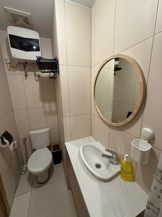 Cozy Studio Near BCS and Grand Batam Mall - with Netflix & free wifi - 4