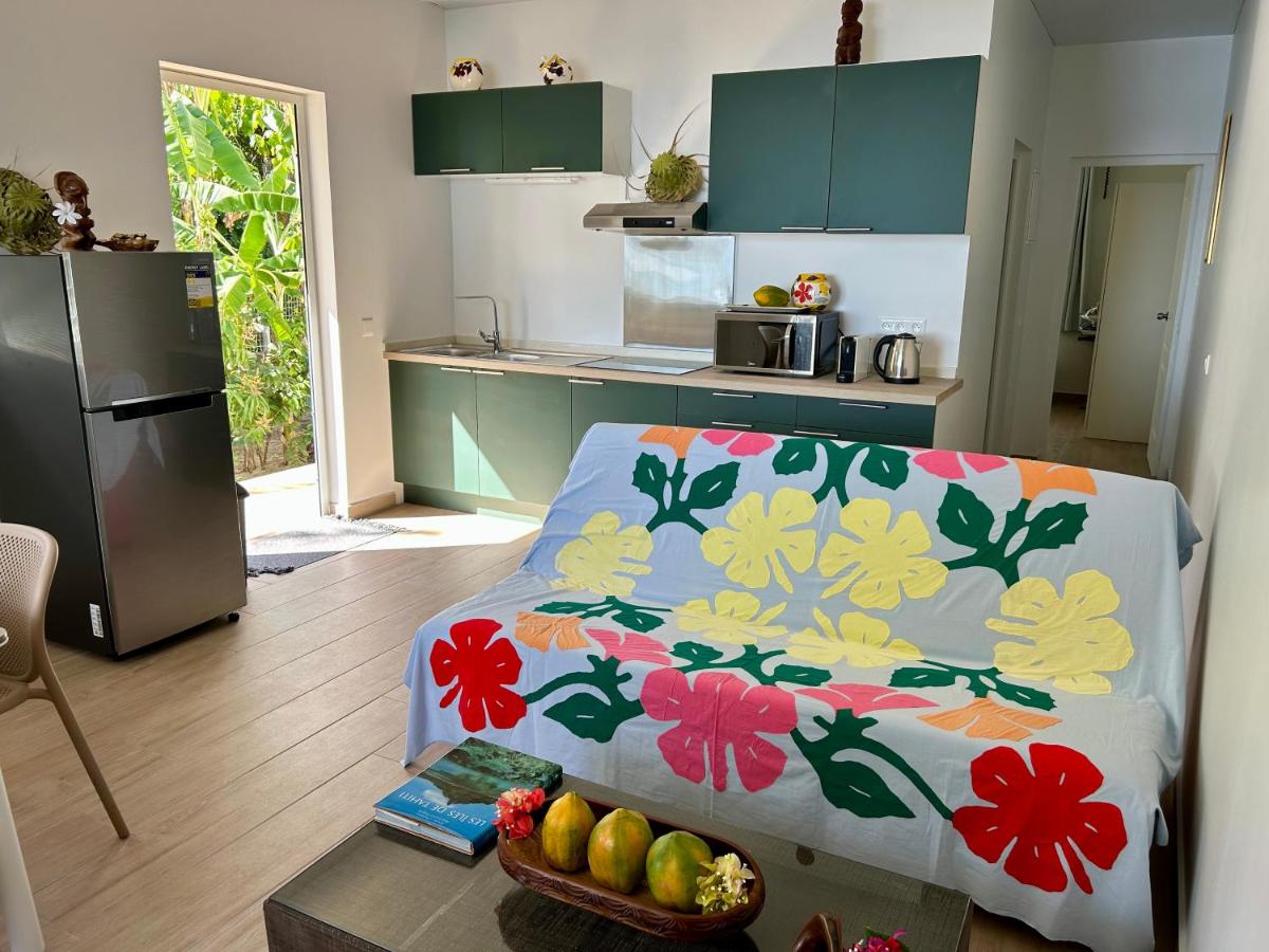 Bord de Mer, Coco Fare Beach, Tahiti - 4