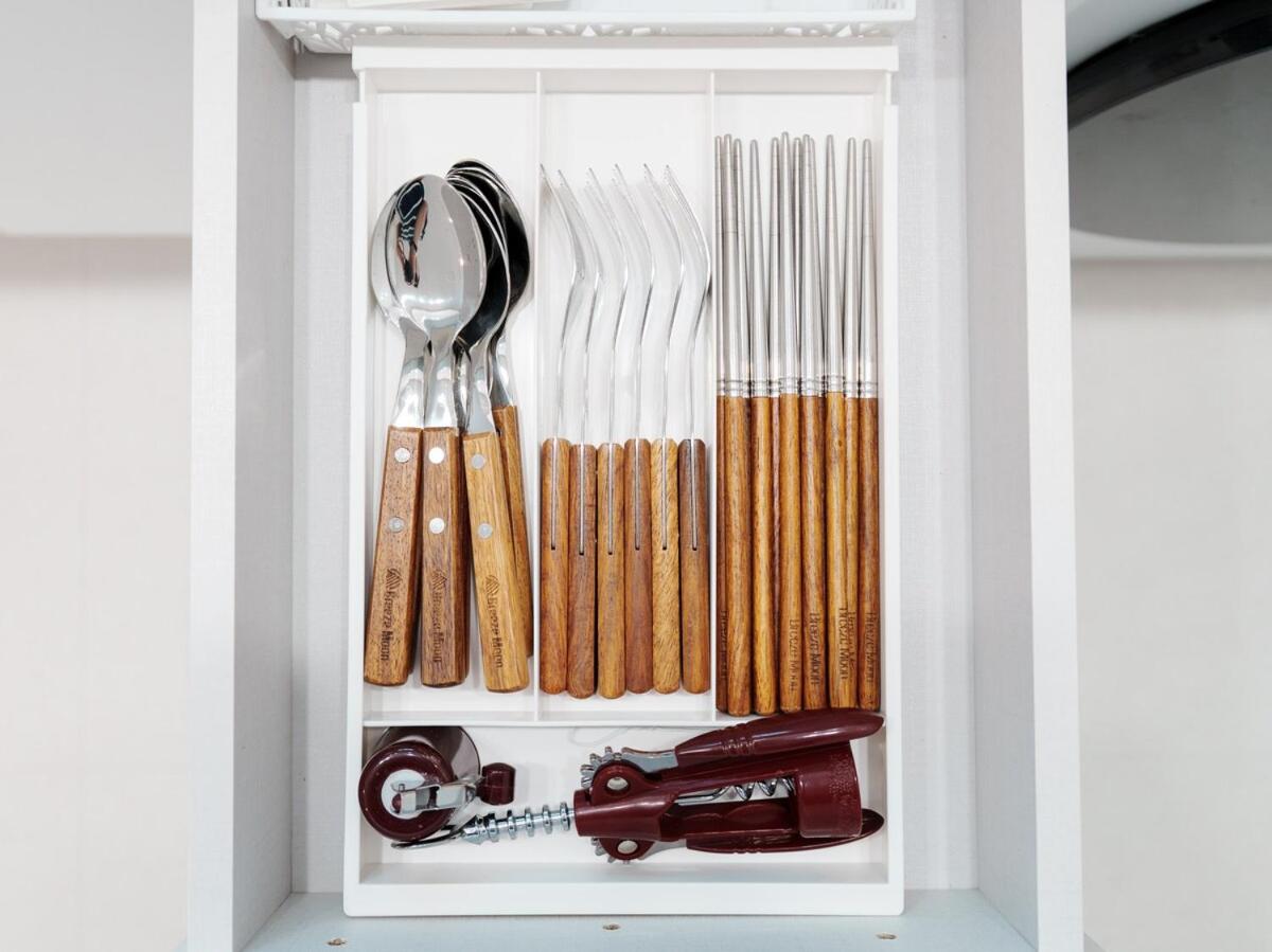 OPEN SALE, SONG Stay Park, Airport Railroad, Hongdae Station, Yeontral Park, 7 people, queen bed, air conditioner in each room, dryer, WiFi, foreigners only - 5