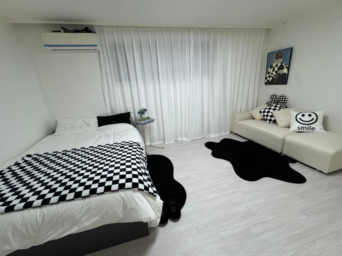 Hi Seoul Sinnonhyeon - 2