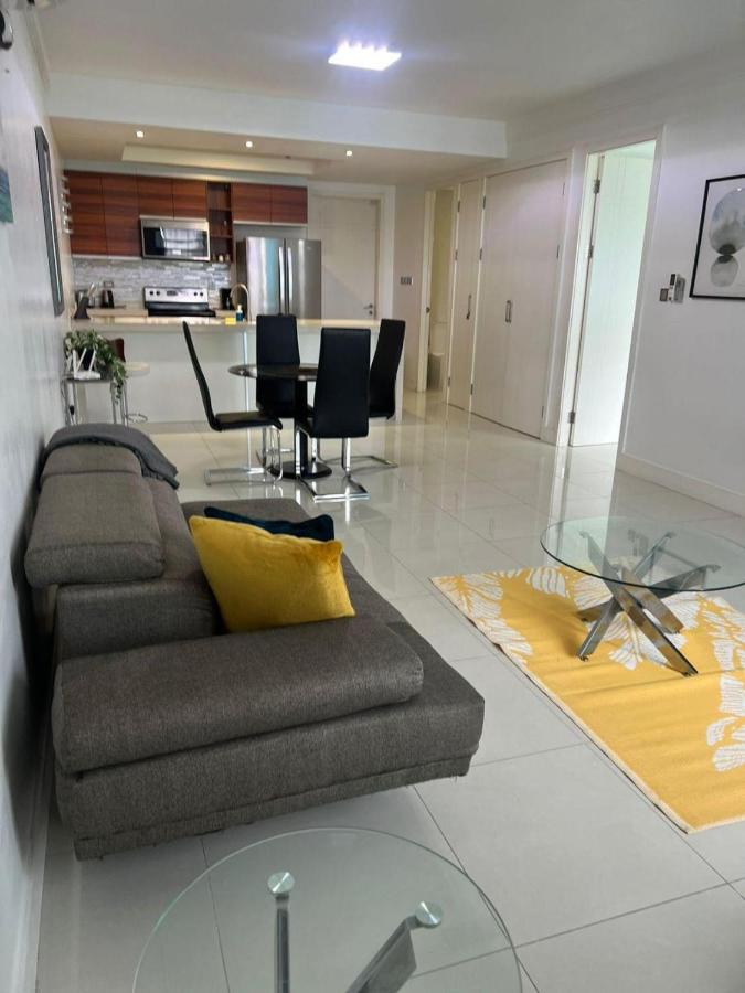 City Central Apartment in Kingston fully AC with Pool - 5