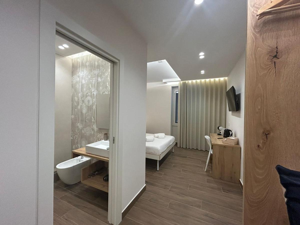 Suite Conte' Piazza Garibaldi - 3