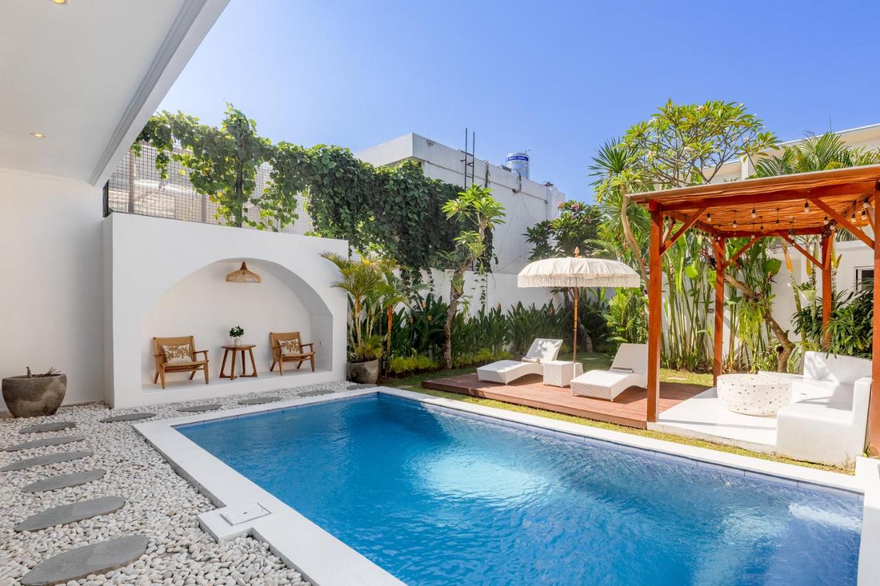 Astana Chinta Villa in Berawa Beach