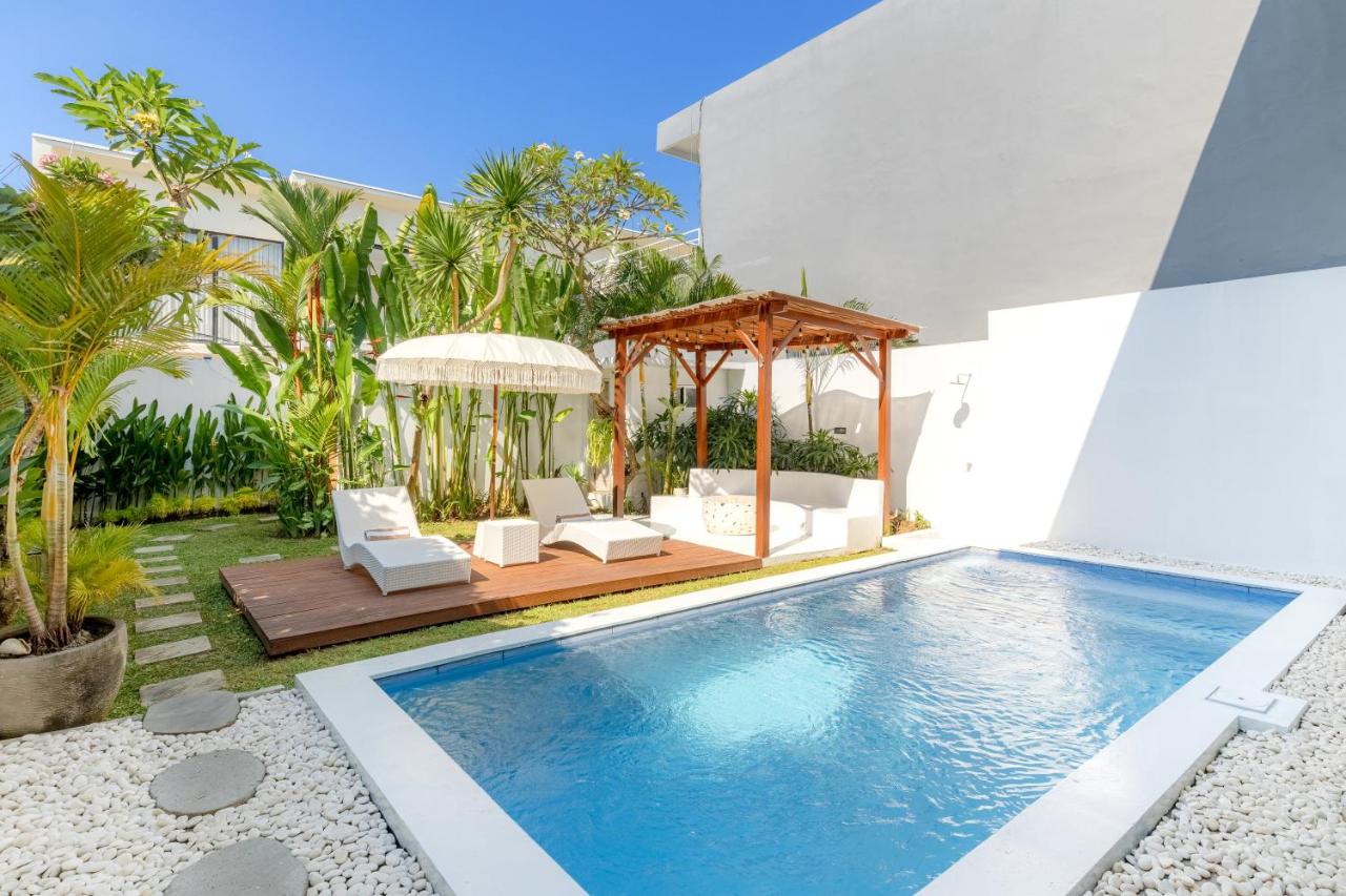 Astana Chinta Villa in Berawa Beach - 4