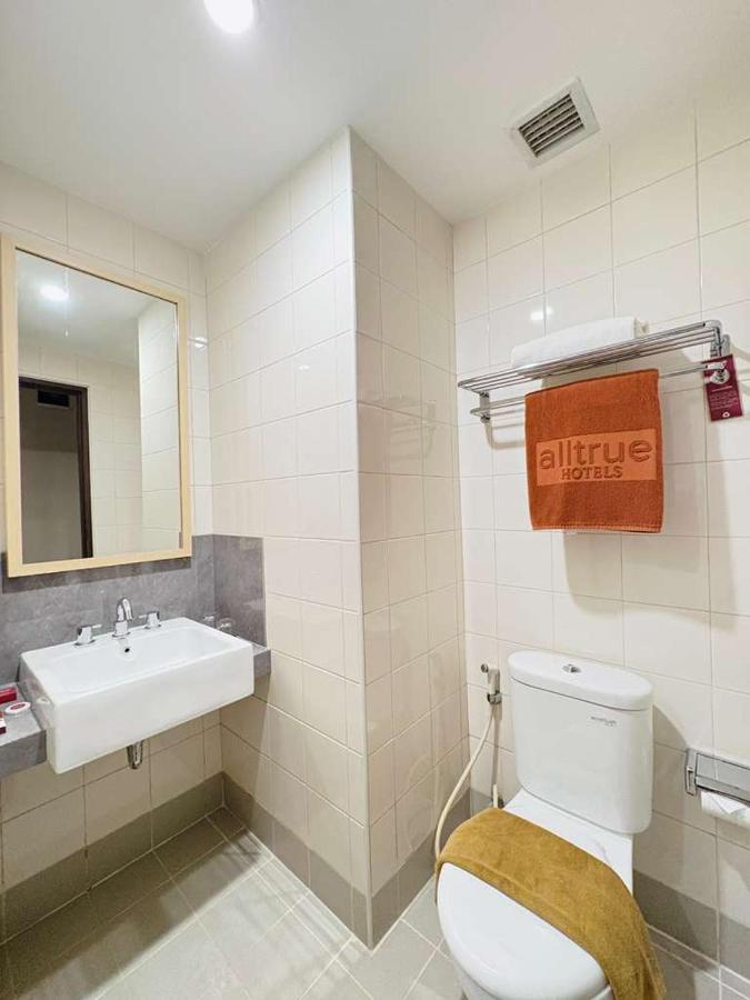 Alltrue Lite Hotel Nagoya Hill Batam - 2