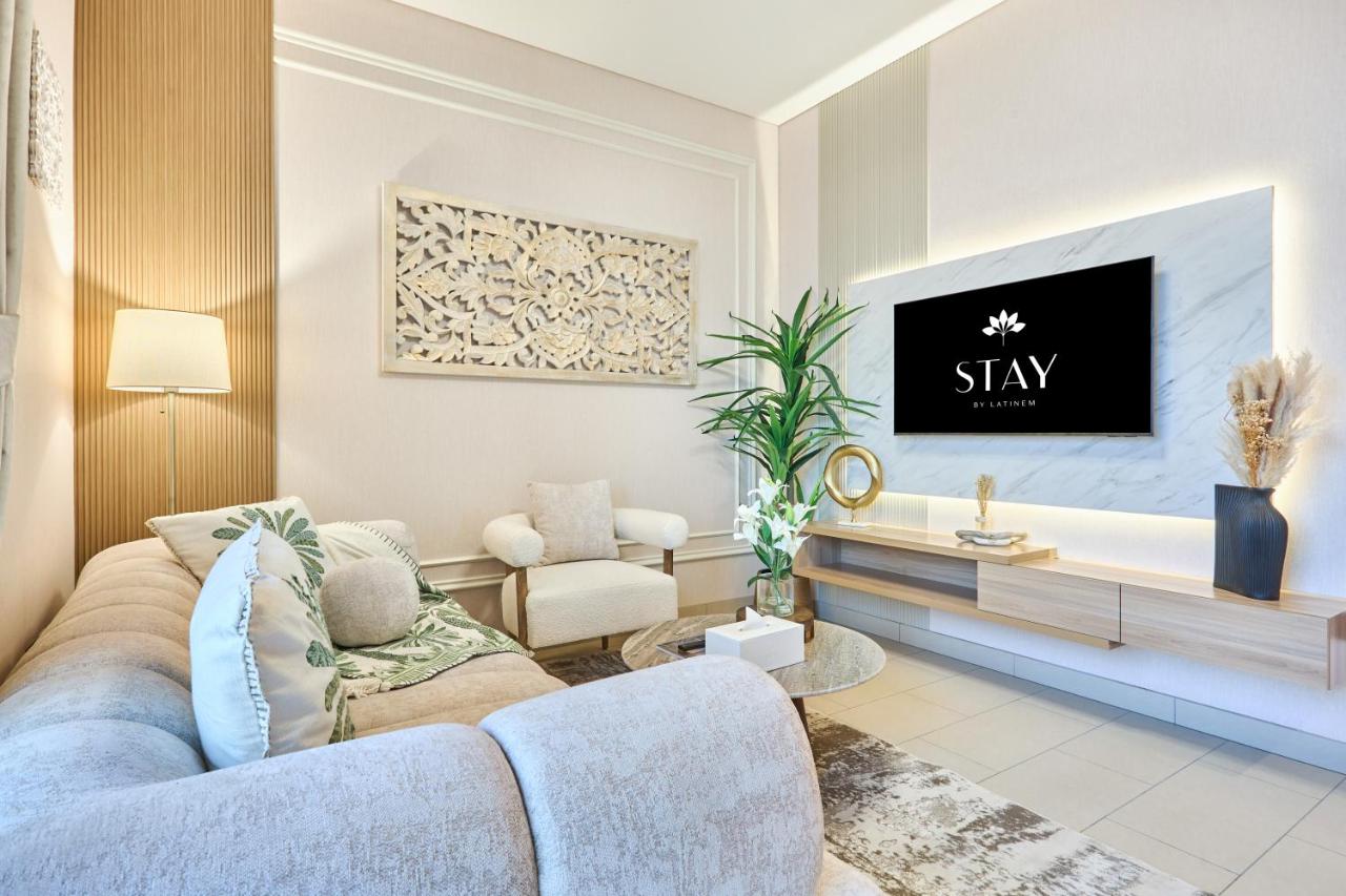 STAY BY LATINEM Luxury 1BR Holiday Home CVR A3304 near Downtown
