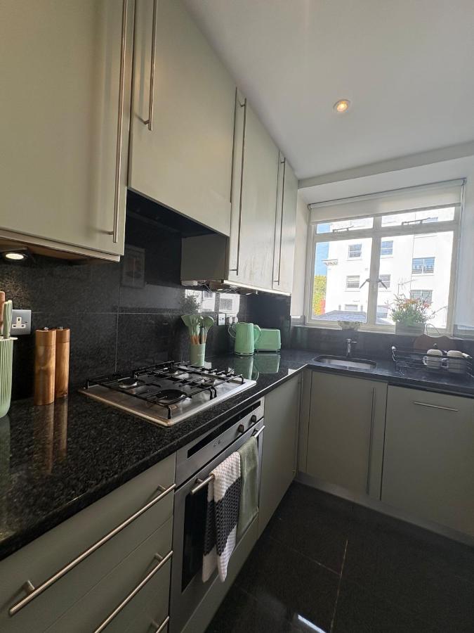 Stylish 1 Bed in Knightsbridge Prime Location - 2