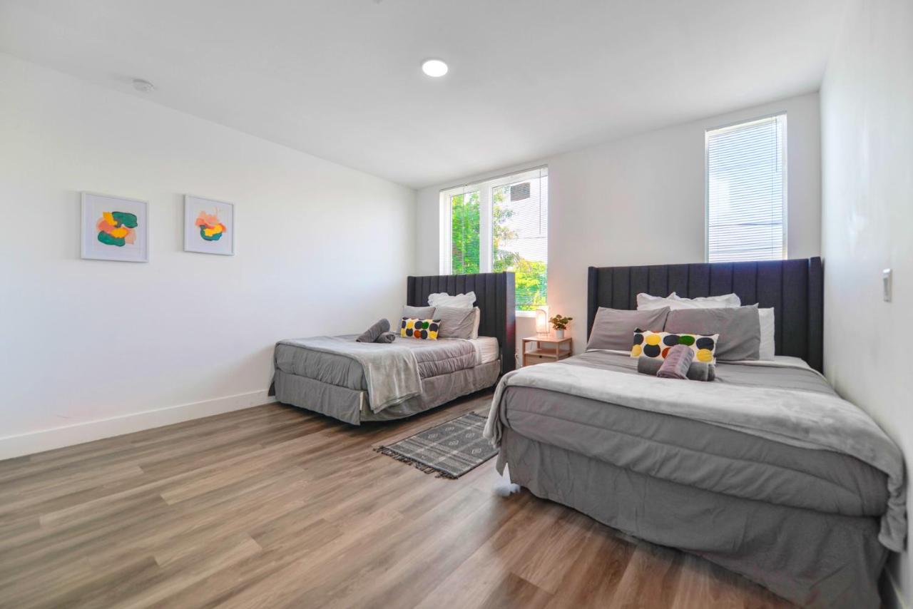 Spacious Townhouse with 2 Levels For All Family - 2