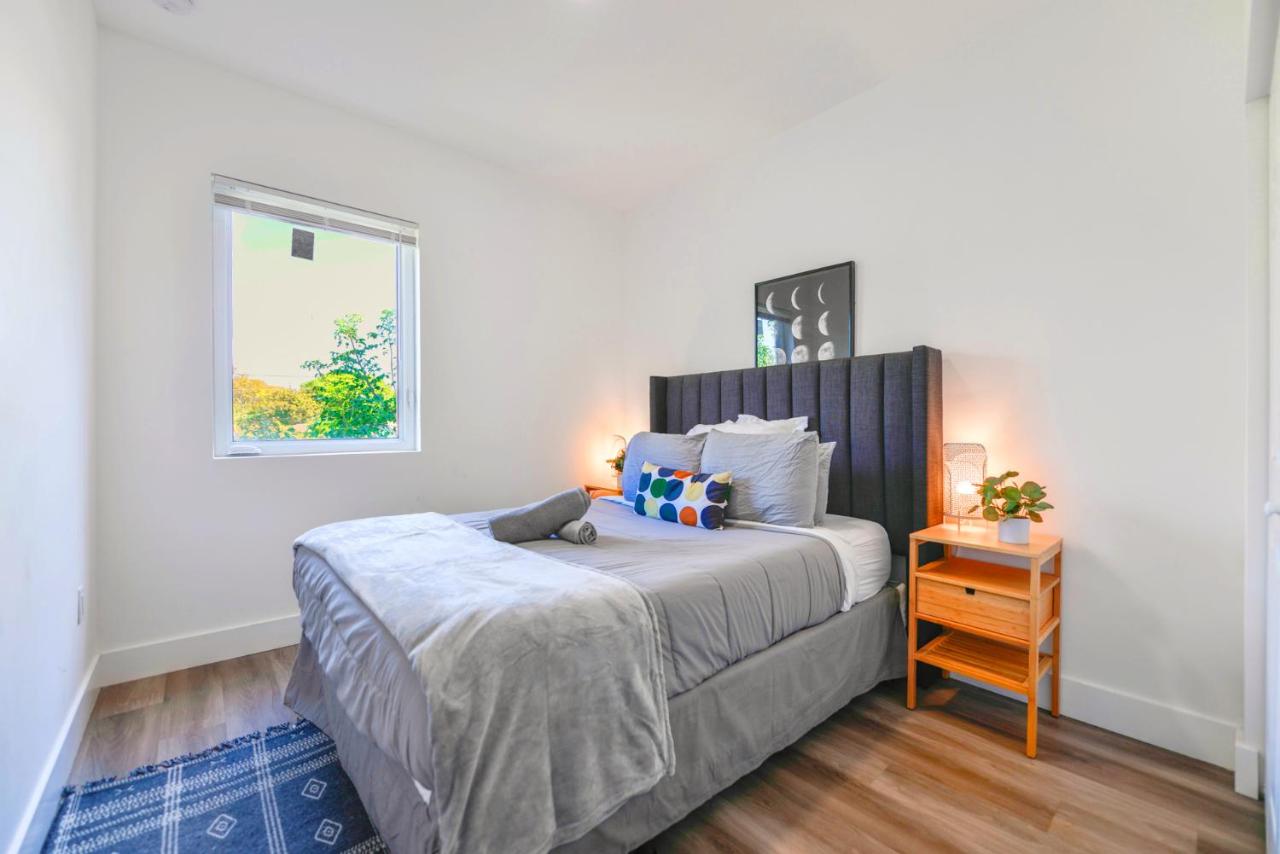 Spacious Townhouse with 2 Levels For All Family - 3