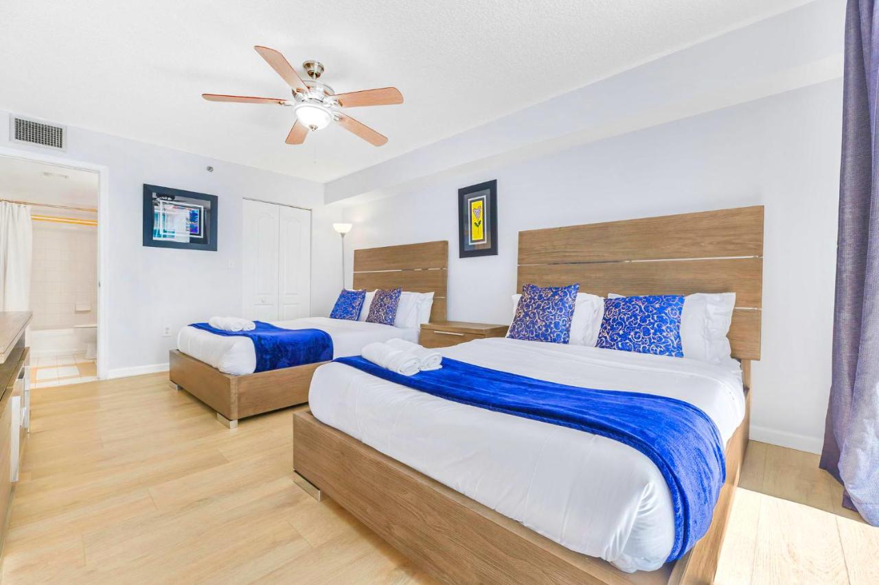 Poolside Stay in the Heart of Brickell - 2